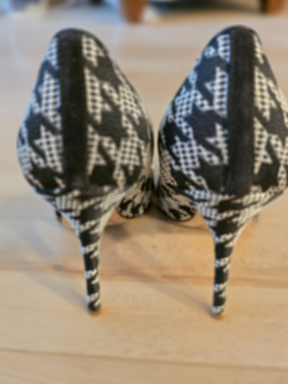J. Crew Black and White Houndstooth Pointed Toe Flats, Size 8.5 - Picture 3 of 4